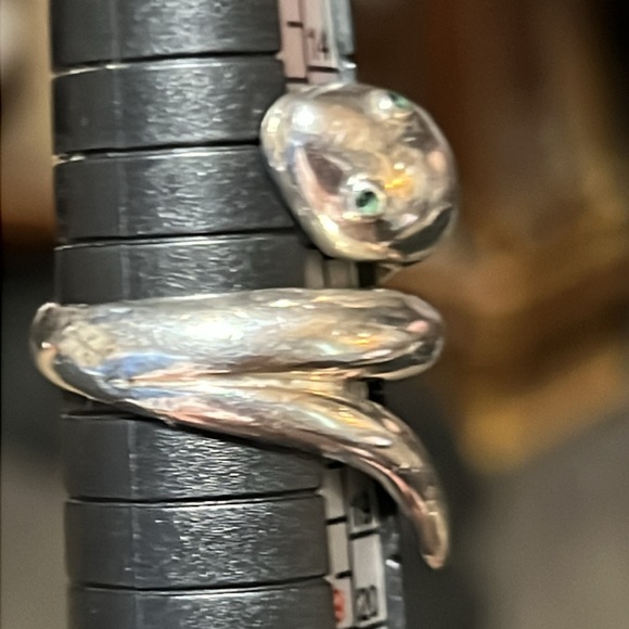 Sterling silver emerald snake ring - Picture 4 of 9